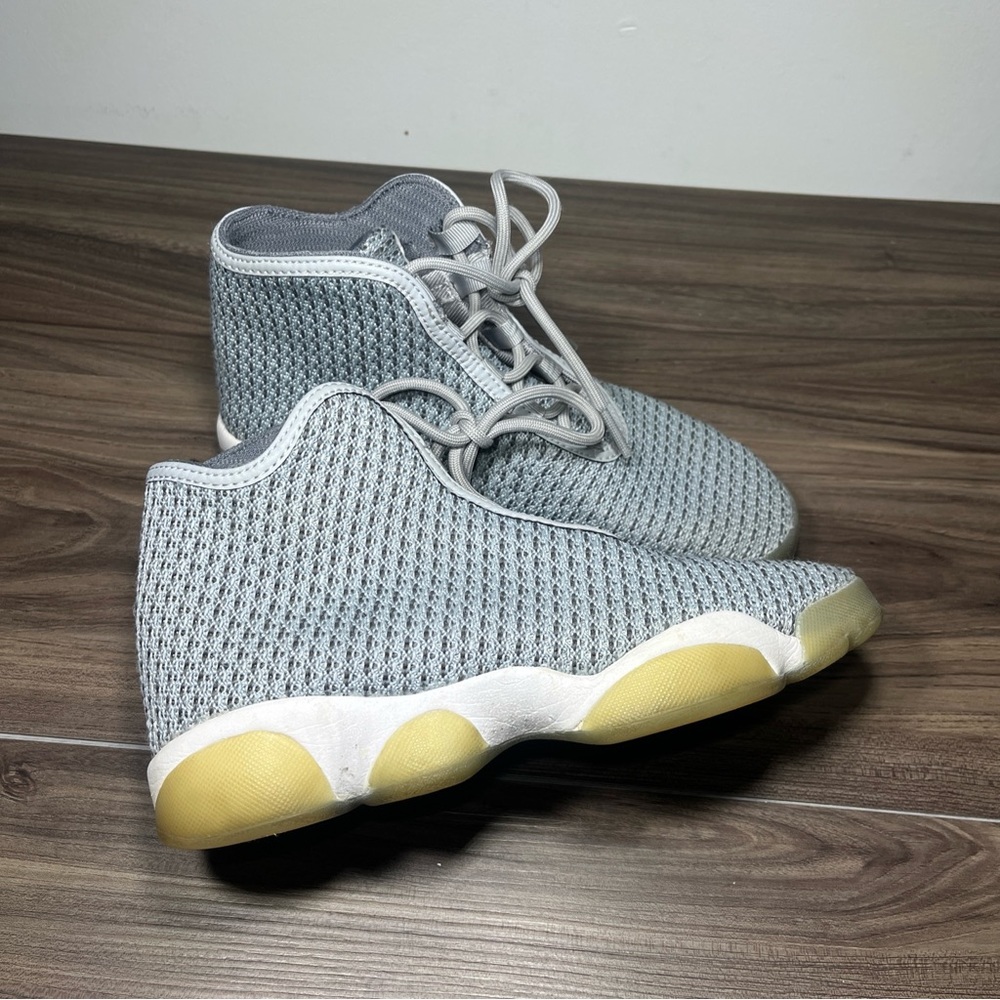 Jordan Horizon Youth Grey White Athletic Shoes 823583-013 Size 4.5